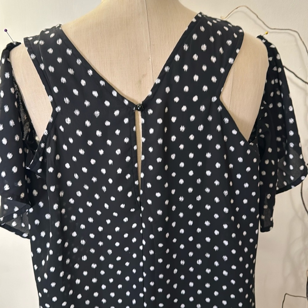 Decree Blue cold shoulder midi dress with cream polka dots - Picture 5 of 7